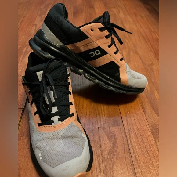 On running shoes size w9 - Picture 5 of 8